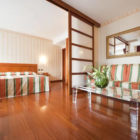 Palace 4*